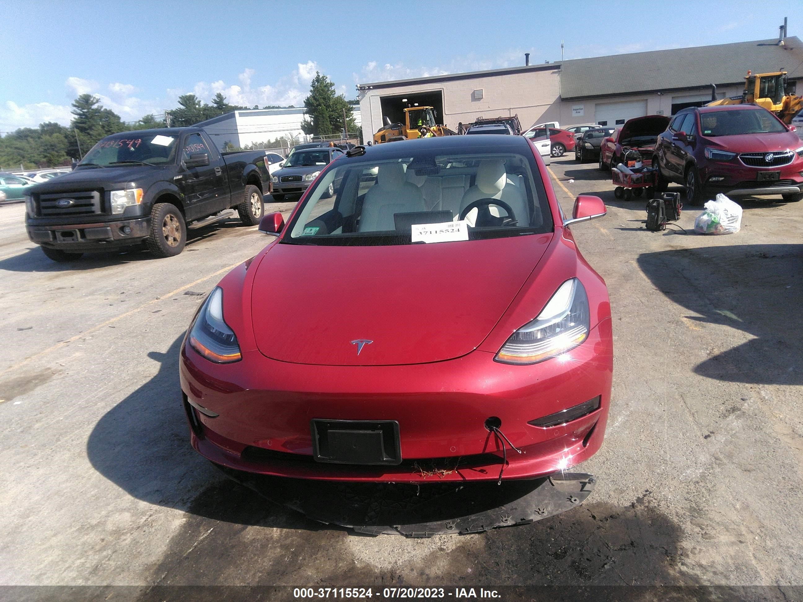 Photo 10 VIN: 5YJ3E1EB3JF075048 - TESLA MODEL 3 