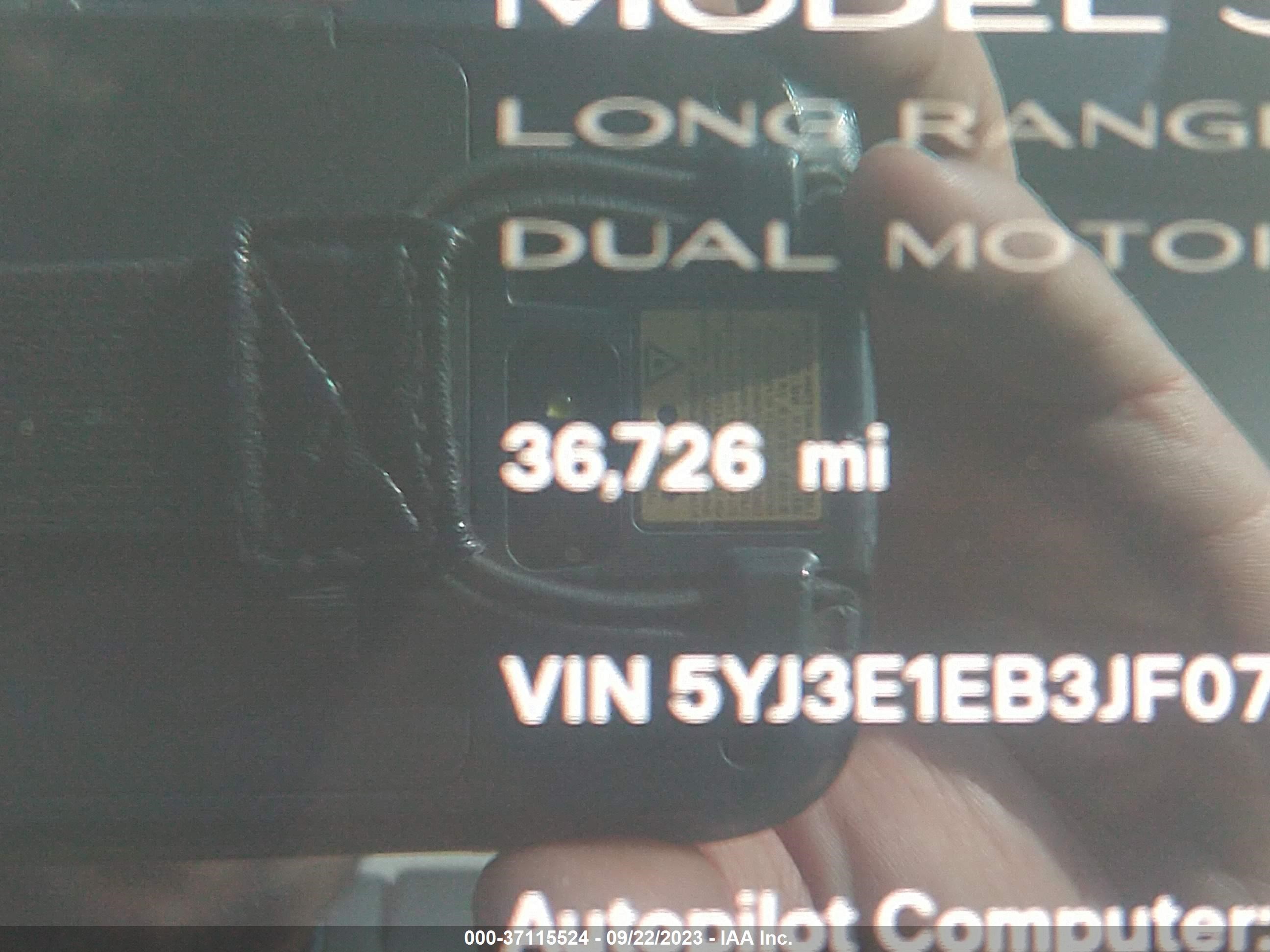 Photo 13 VIN: 5YJ3E1EB3JF075048 - TESLA MODEL 3 