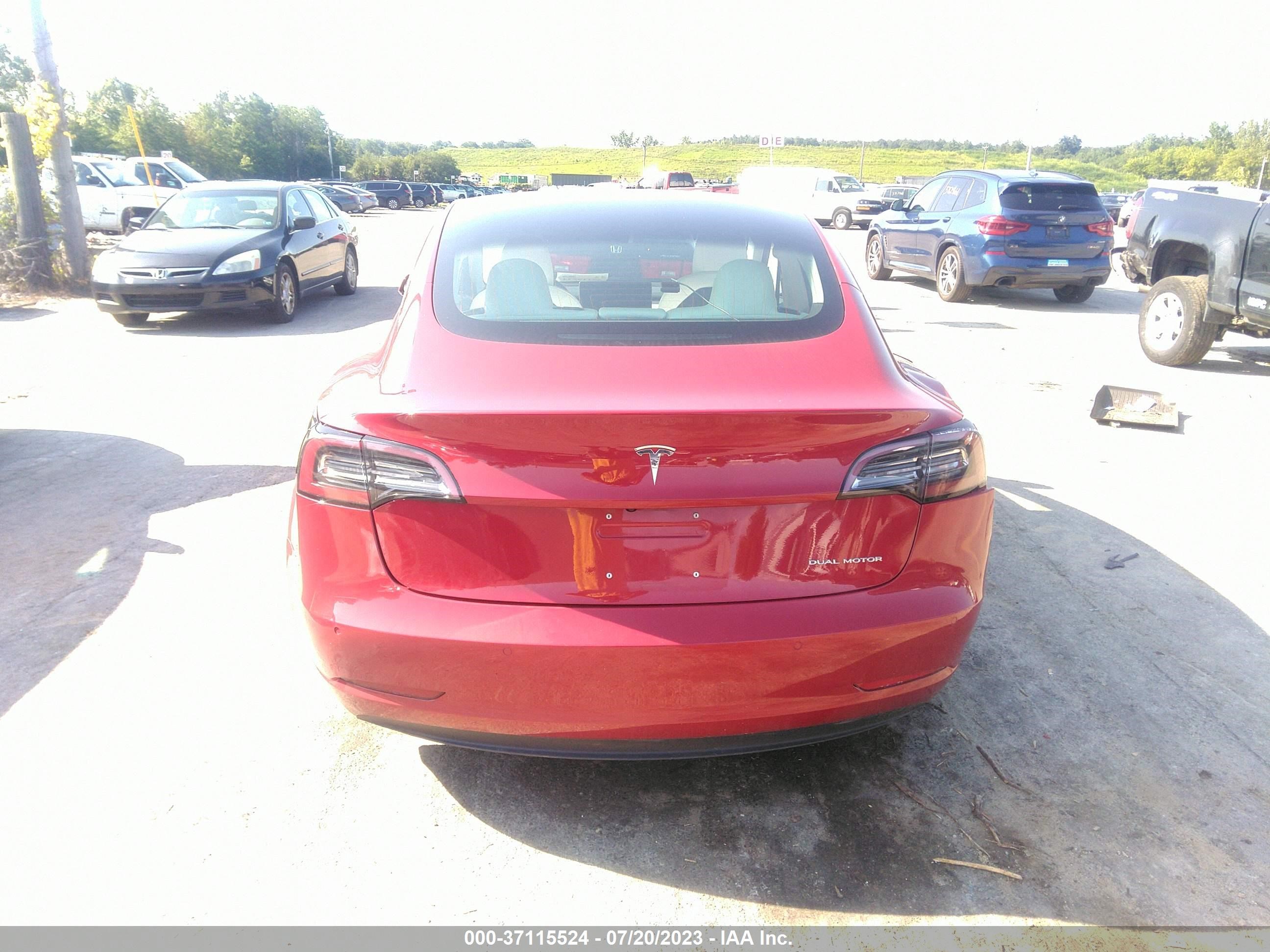 Photo 14 VIN: 5YJ3E1EB3JF075048 - TESLA MODEL 3 