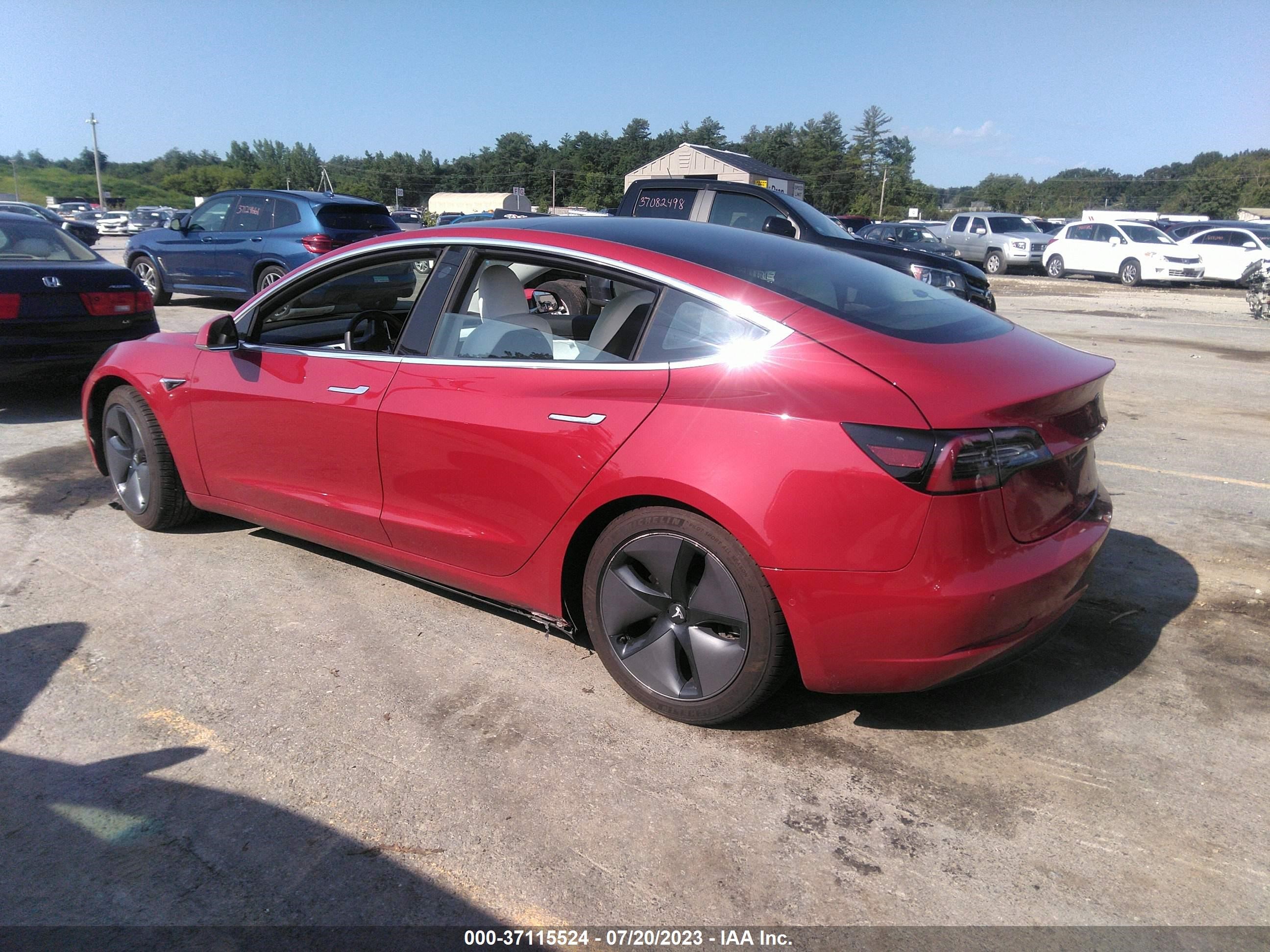 Photo 2 VIN: 5YJ3E1EB3JF075048 - TESLA MODEL 3 