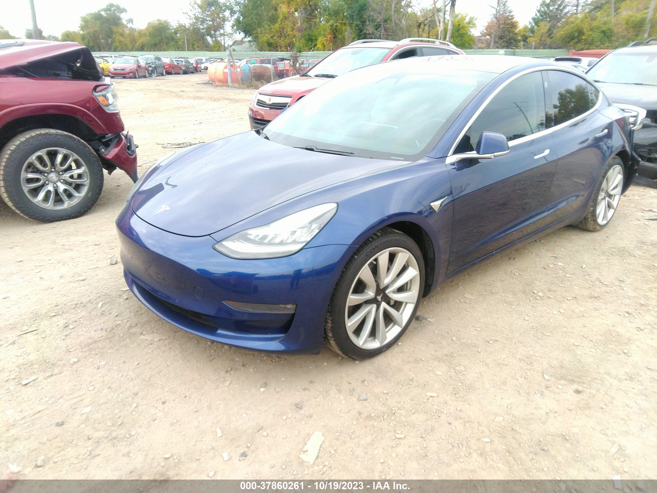 Photo 1 VIN: 5YJ3E1EB3JF092030 - TESLA MODEL 3 