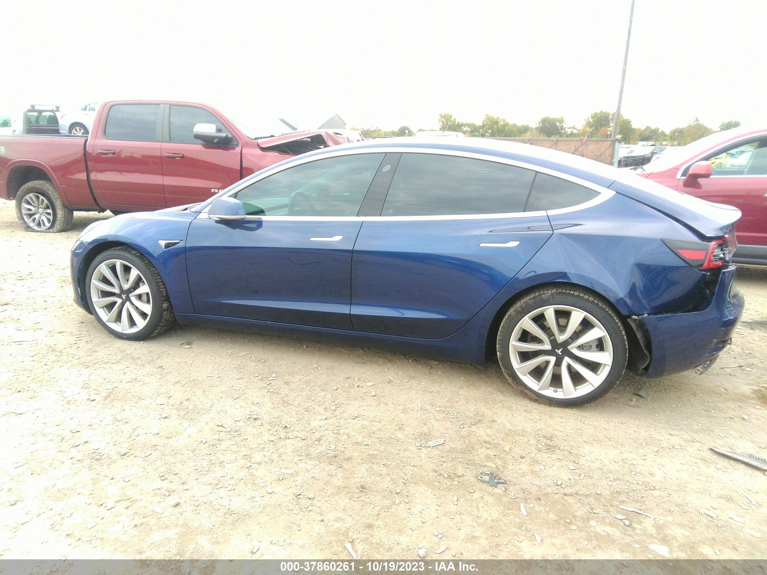 Photo 12 VIN: 5YJ3E1EB3JF092030 - TESLA MODEL 3 