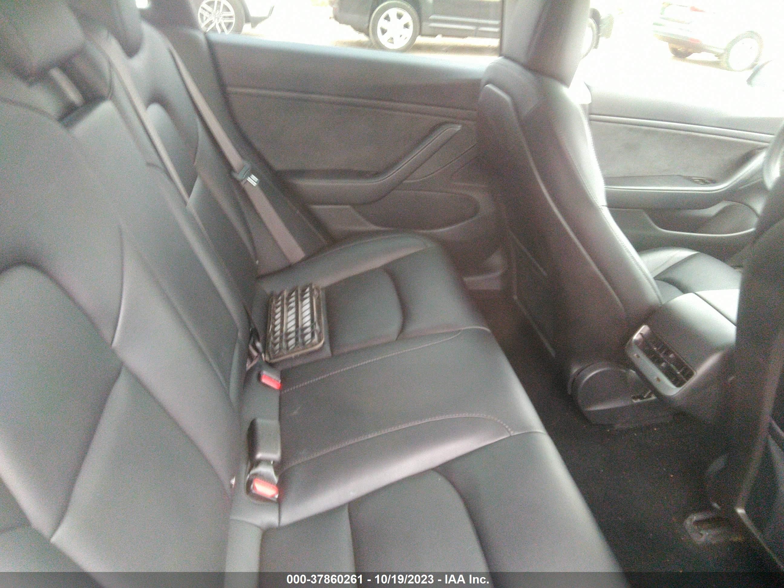 Photo 7 VIN: 5YJ3E1EB3JF092030 - TESLA MODEL 3 