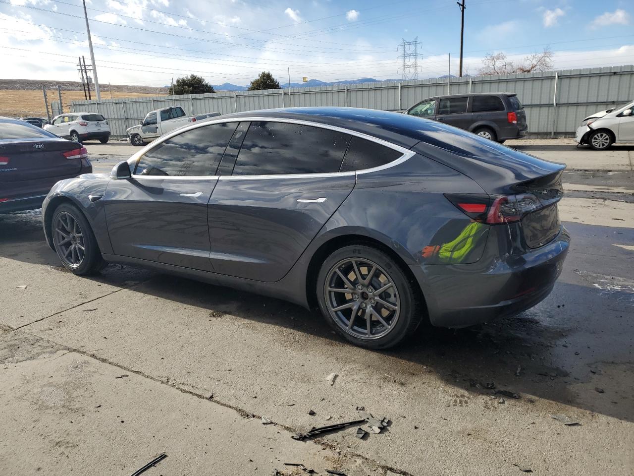 Photo 1 VIN: 5YJ3E1EB3JF100501 - TESLA MODEL 3 