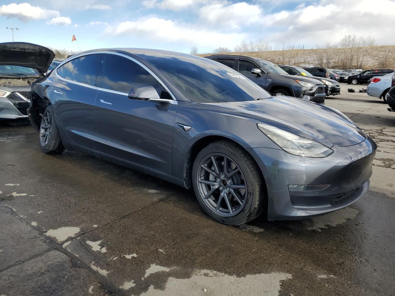 Photo 3 VIN: 5YJ3E1EB3JF100501 - TESLA MODEL 3 