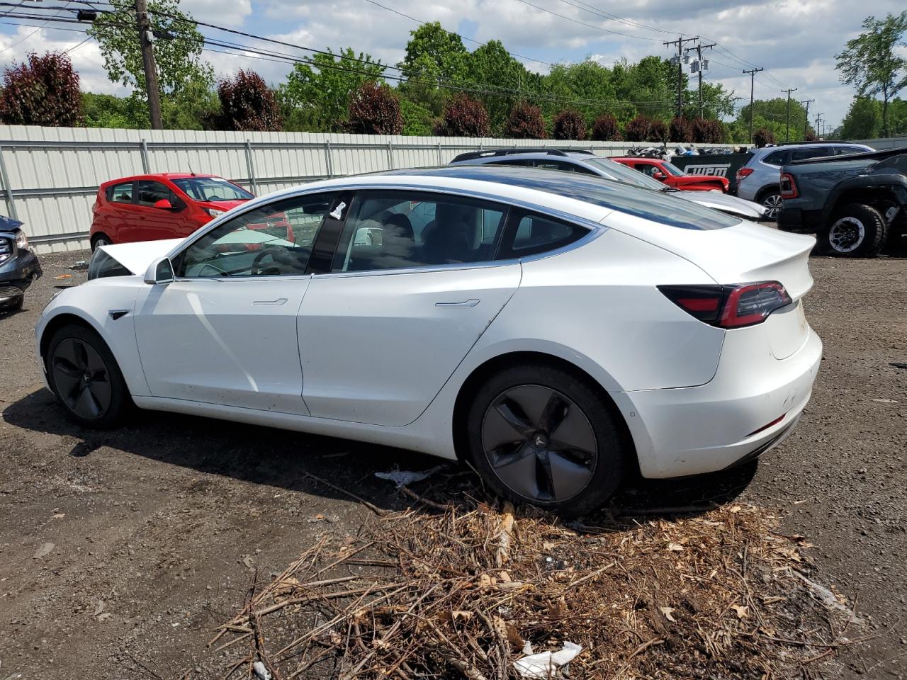 Photo 1 VIN: 5YJ3E1EB3JF115533 - TESLA MODEL 3 