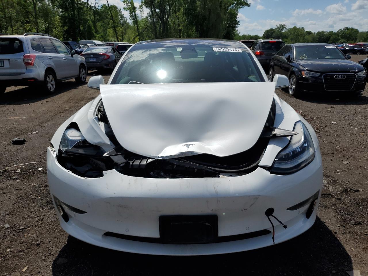 Photo 4 VIN: 5YJ3E1EB3JF115533 - TESLA MODEL 3 