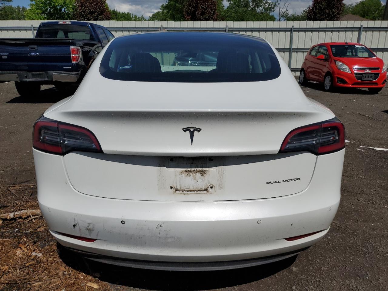 Photo 5 VIN: 5YJ3E1EB3JF115533 - TESLA MODEL 3 