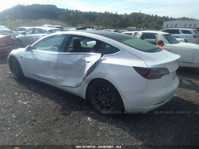 Photo 2 VIN: 5YJ3E1EB3JF115581 - TESLA MODEL 3 