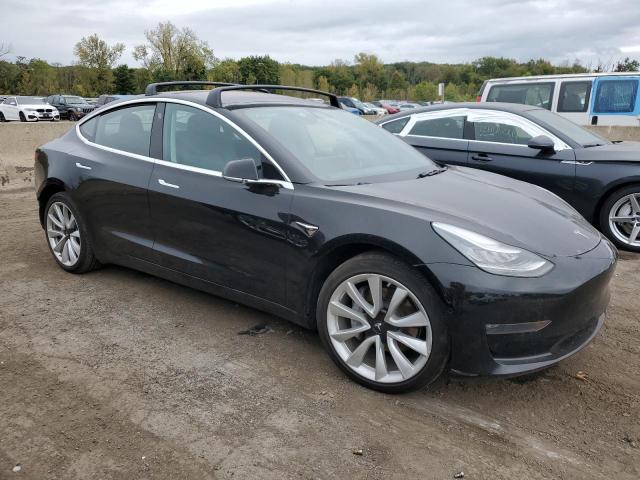 Photo 3 VIN: 5YJ3E1EB3JF170483 - TESLA MODEL 3 