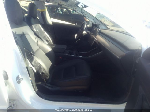 Photo 4 VIN: 5YJ3E1EB3KF368319 - TESLA MODEL 3 