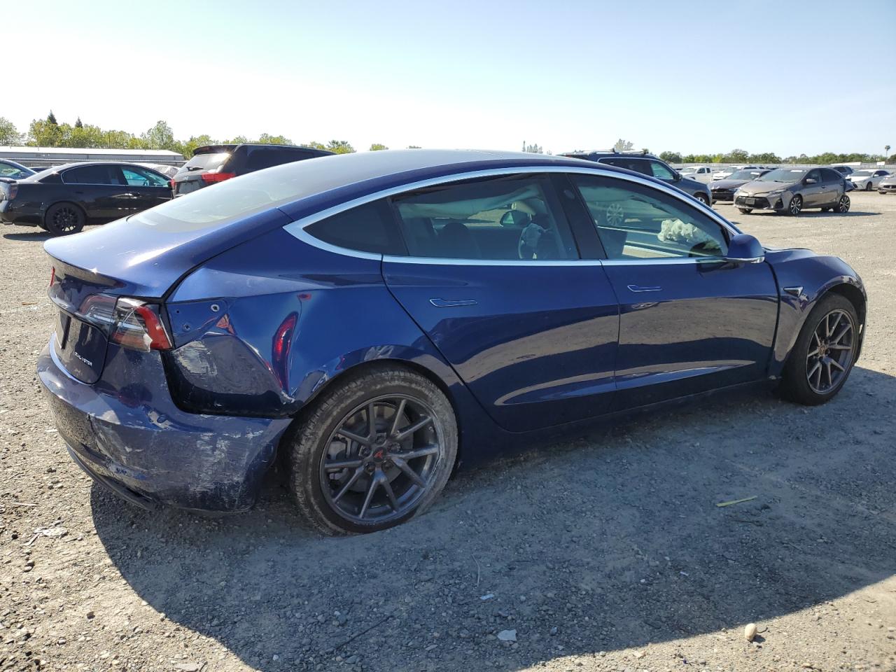 Photo 2 VIN: 5YJ3E1EB3KF387646 - TESLA MODEL 3 