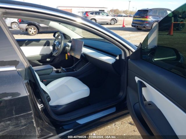 Photo 4 VIN: 5YJ3E1EB3KF421889 - TESLA MODEL 3 