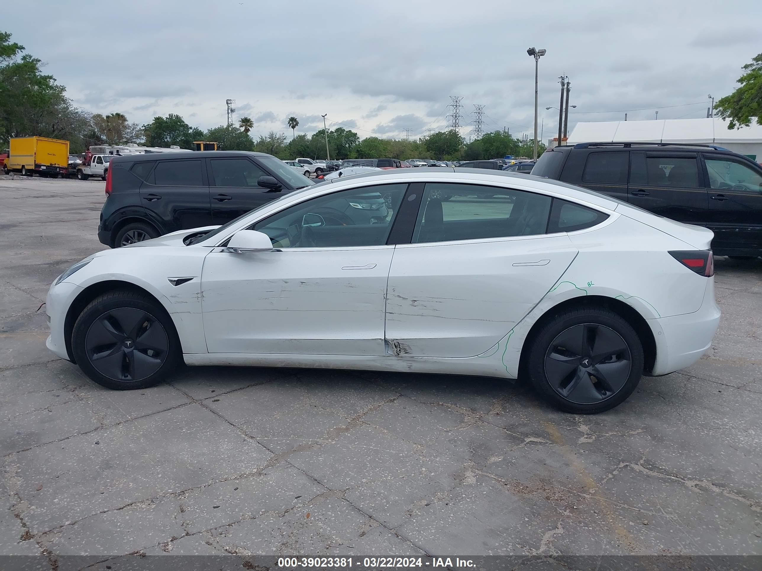 Photo 12 VIN: 5YJ3E1EB3LF619714 - TESLA MODEL 3 