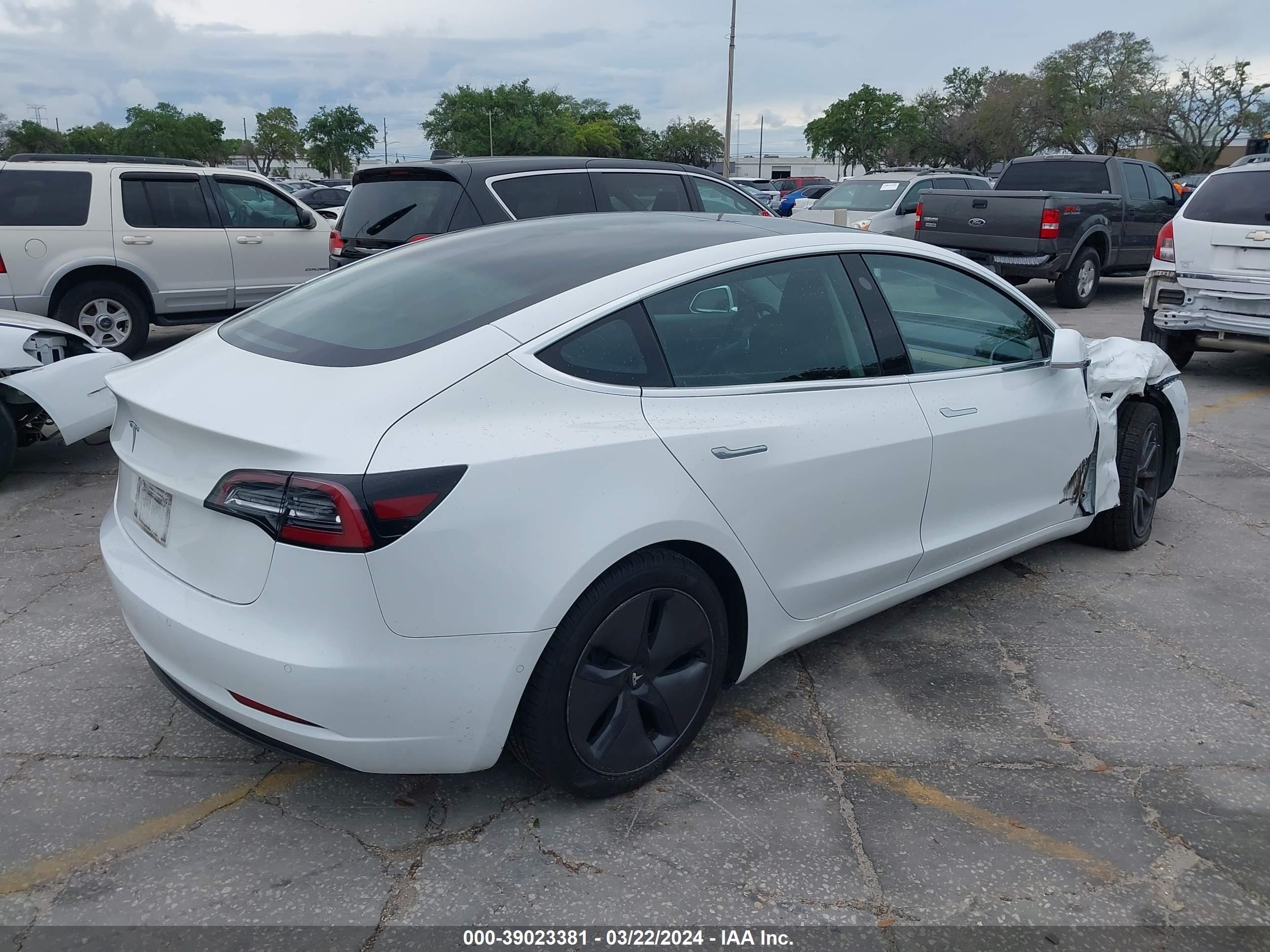 Photo 3 VIN: 5YJ3E1EB3LF619714 - TESLA MODEL 3 