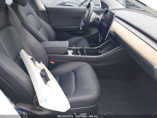 Photo 4 VIN: 5YJ3E1EB3LF621107 - TESLA MODEL 3 