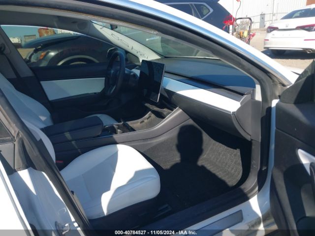 Photo 4 VIN: 5YJ3E1EB3LF628686 - TESLA MODEL 3 