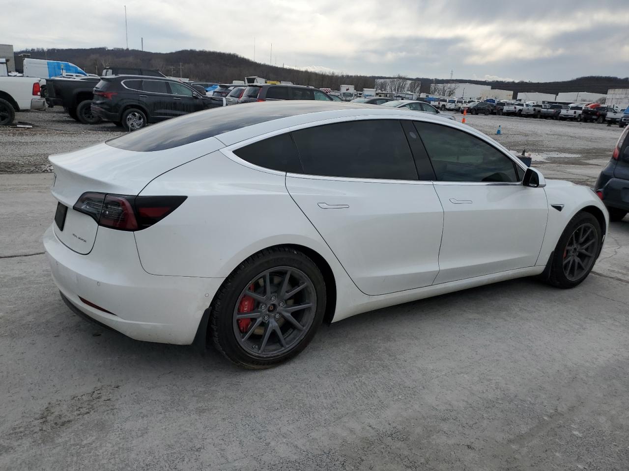 Photo 2 VIN: 5YJ3E1EB3LF637338 - TESLA MODEL 3 