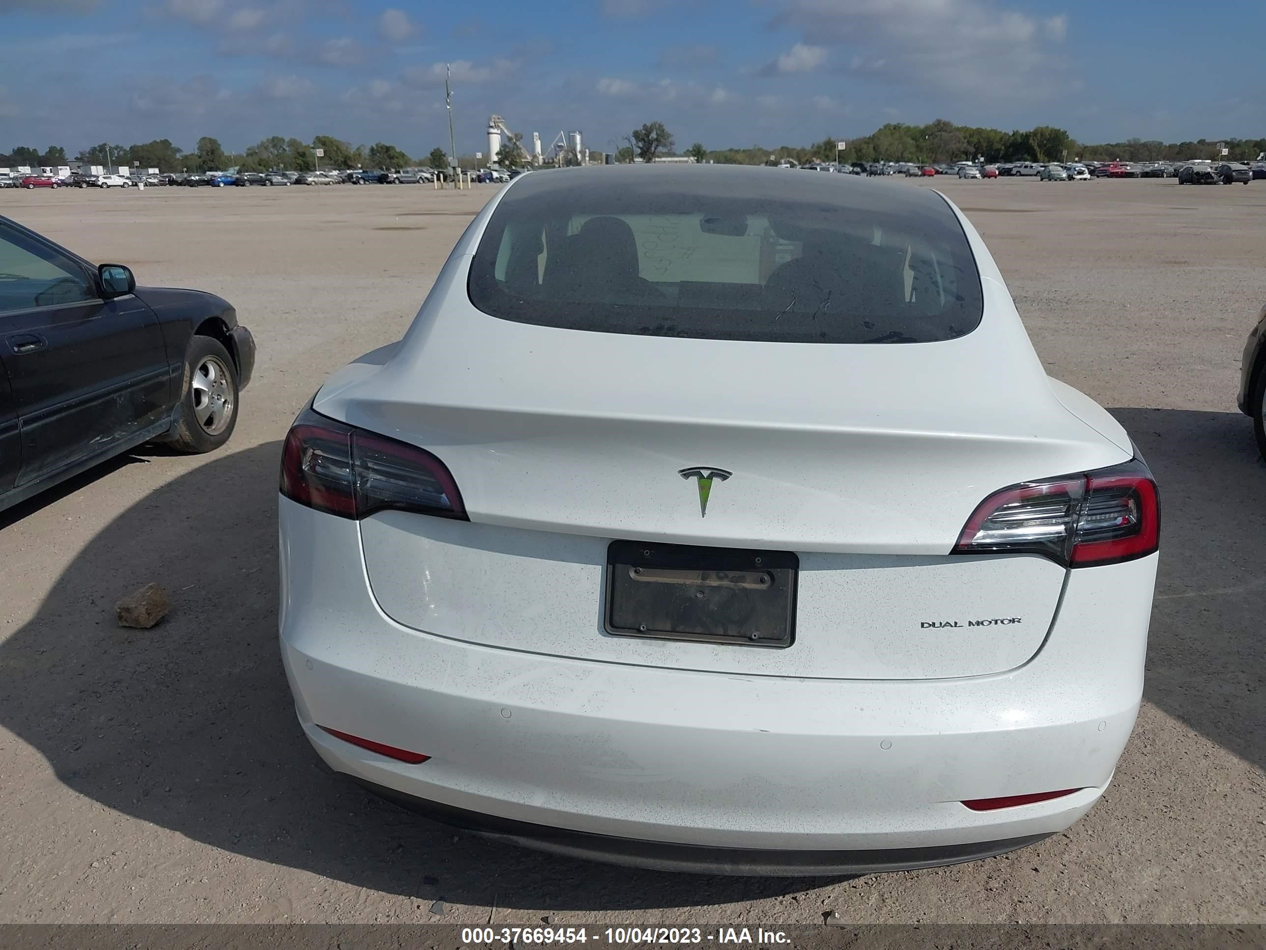 Photo 14 VIN: 5YJ3E1EB3MF928200 - TESLA MODEL 3 