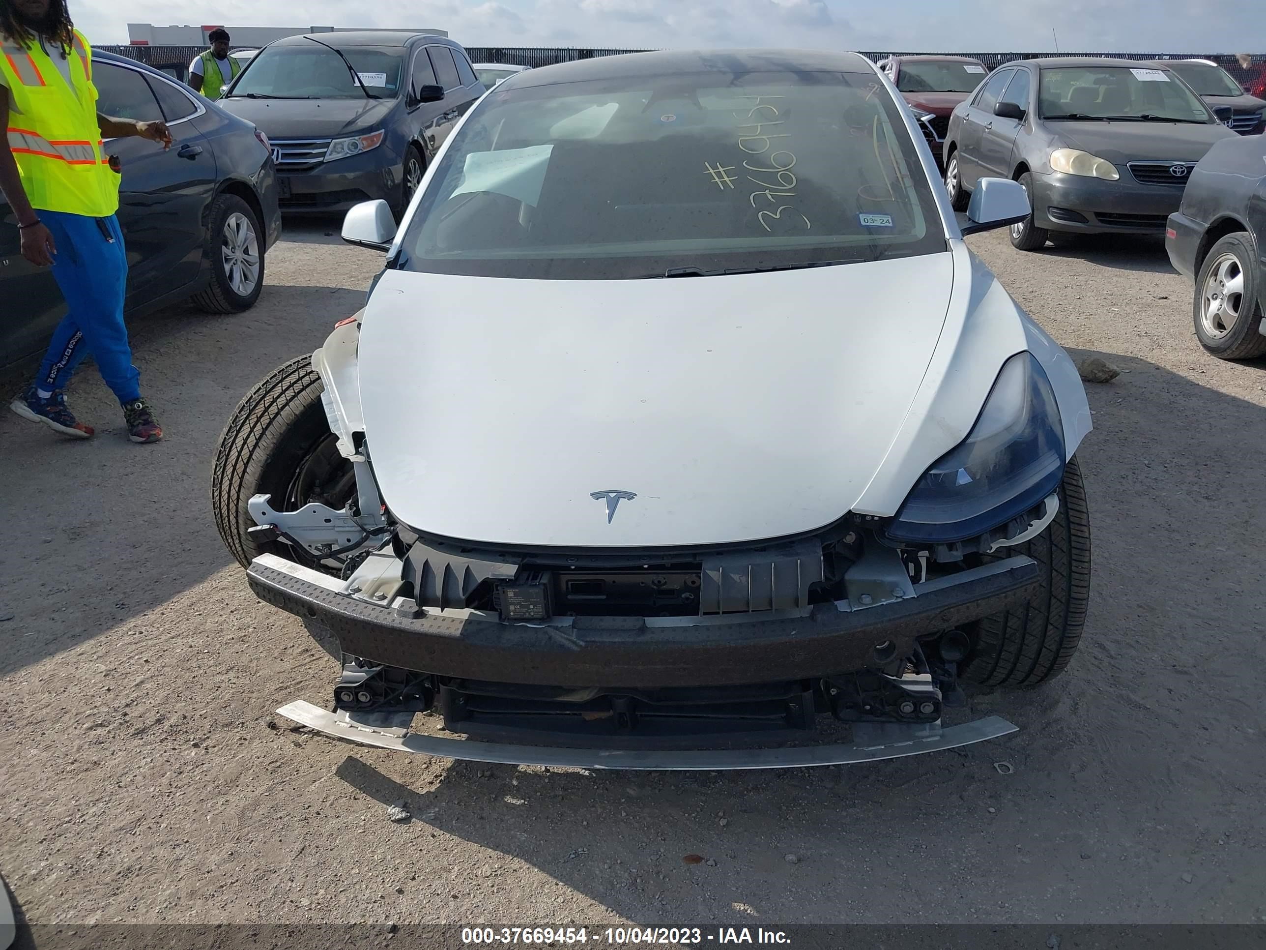 Photo 5 VIN: 5YJ3E1EB3MF928200 - TESLA MODEL 3 