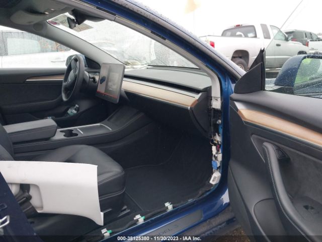 Photo 4 VIN: 5YJ3E1EB3MF974688 - TESLA MODEL 3 