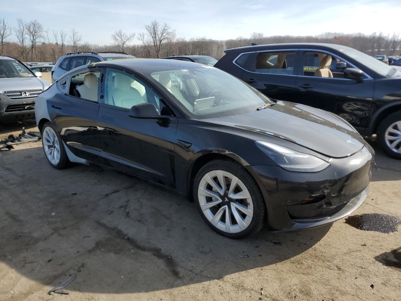 Photo 3 VIN: 5YJ3E1EB3NF176175 - TESLA MODEL 3 