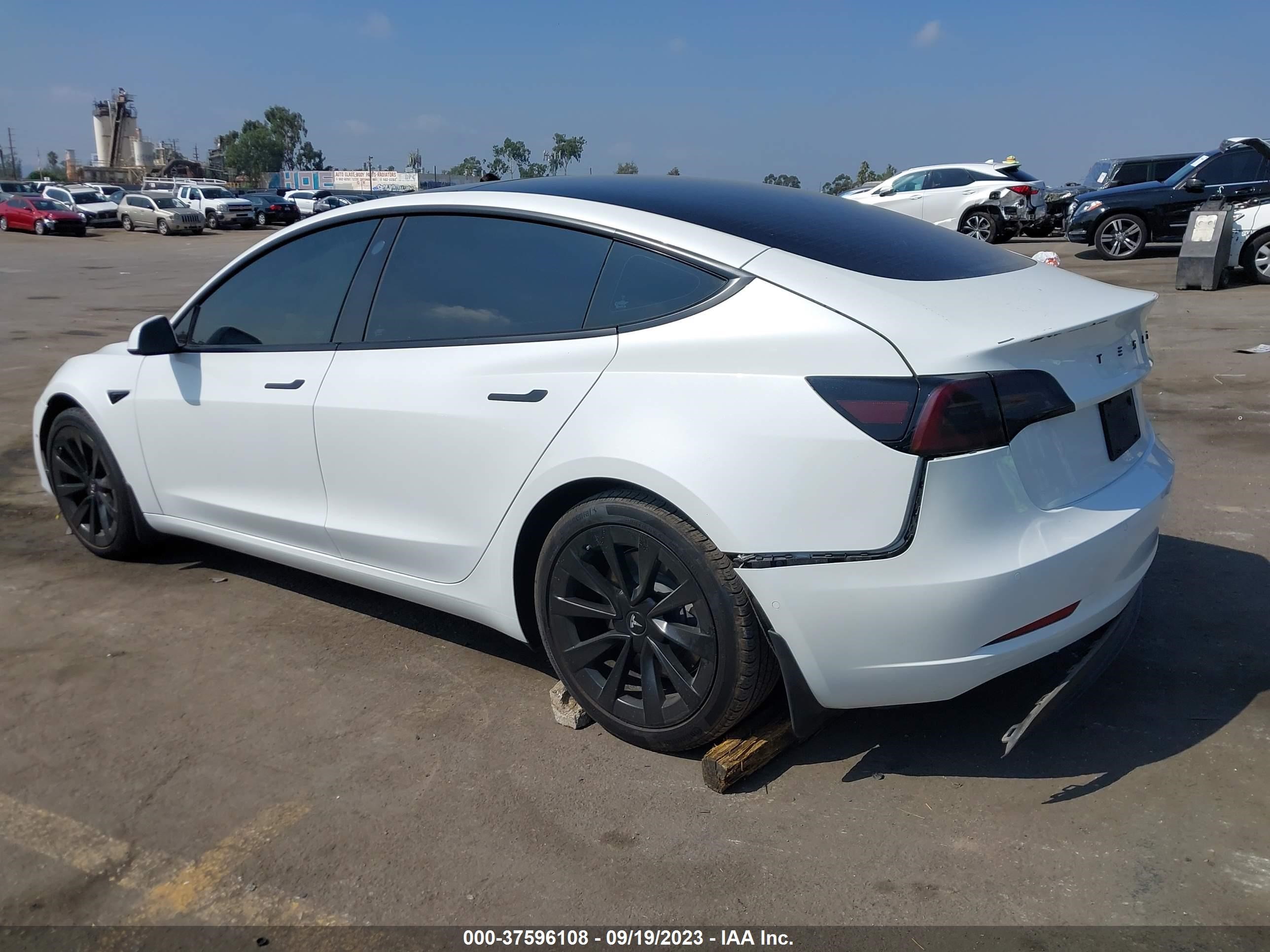 Photo 2 VIN: 5YJ3E1EB3NF266846 - TESLA MODEL 3 