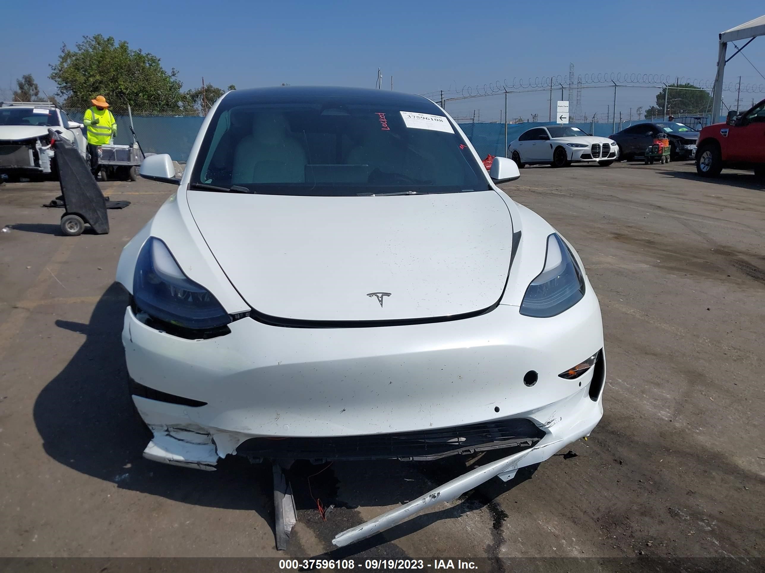 Photo 9 VIN: 5YJ3E1EB3NF266846 - TESLA MODEL 3 