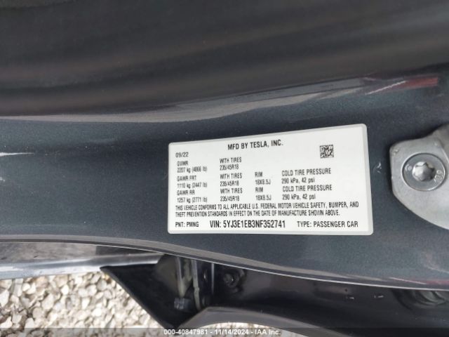 Photo 8 VIN: 5YJ3E1EB3NF352741 - TESLA MODEL 3 