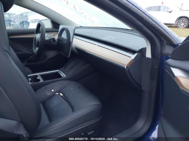 Photo 4 VIN: 5YJ3E1EB3PF603373 - TESLA MODEL 3 