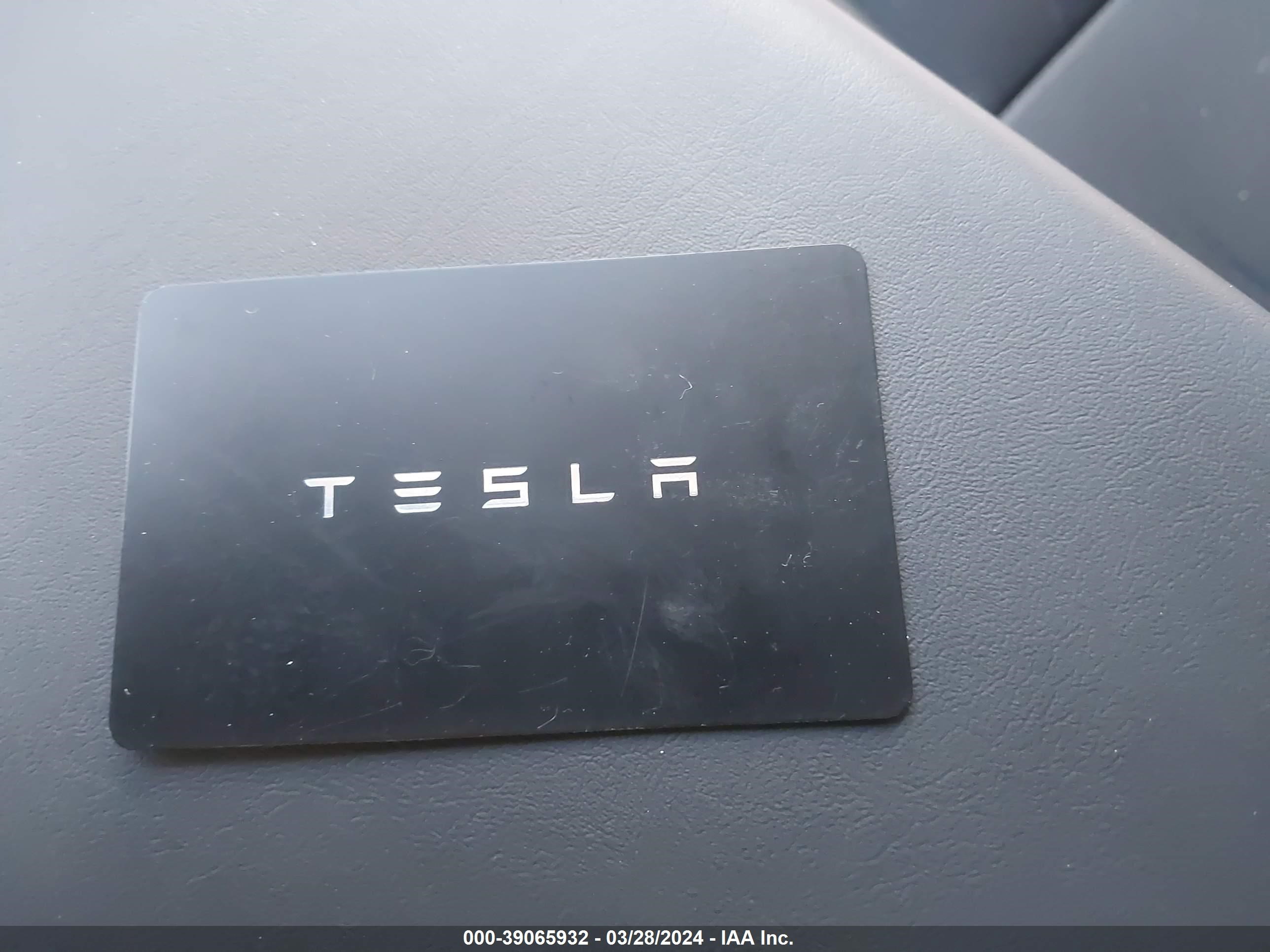 Photo 10 VIN: 5YJ3E1EB3PF633702 - TESLA MODEL 3 