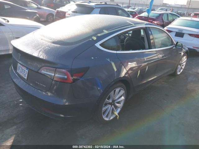 Photo 3 VIN: 5YJ3E1EB4JF069016 - TESLA MODEL 3 