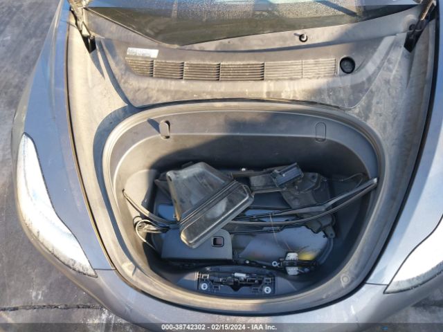 Photo 9 VIN: 5YJ3E1EB4JF069016 - TESLA MODEL 3 