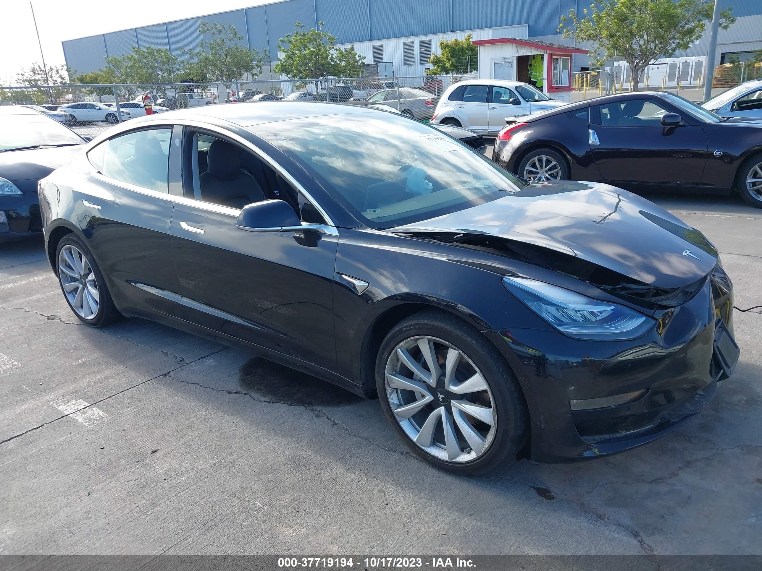 Photo 0 VIN: 5YJ3E1EB4JF071431 - TESLA MODEL 3 