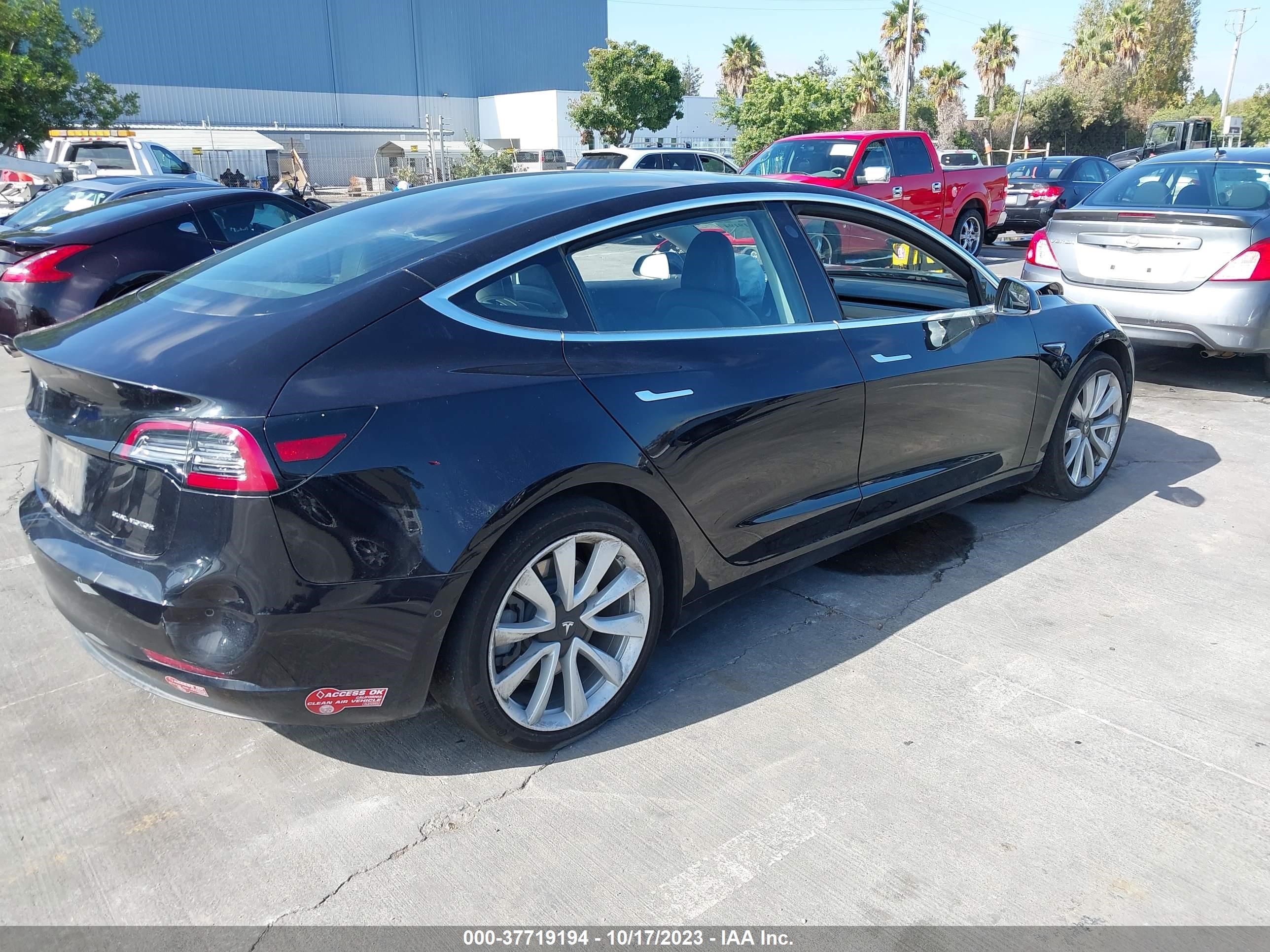 Photo 3 VIN: 5YJ3E1EB4JF071431 - TESLA MODEL 3 