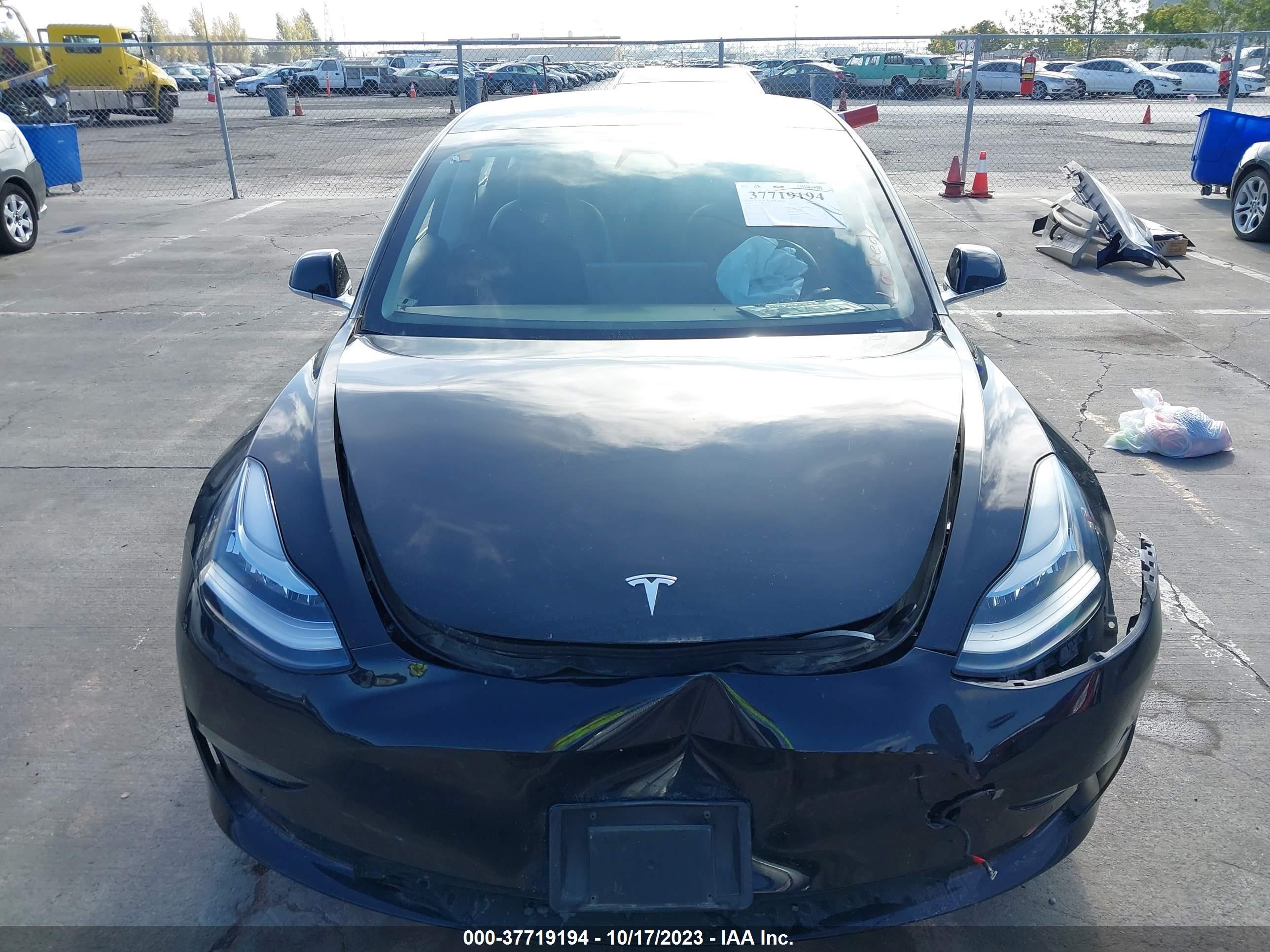 Photo 9 VIN: 5YJ3E1EB4JF071431 - TESLA MODEL 3 