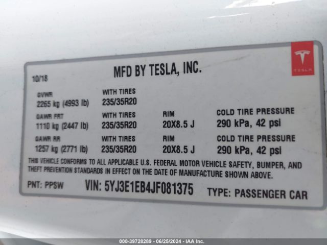 Photo 8 VIN: 5YJ3E1EB4JF081375 - TESLA MODEL 3 