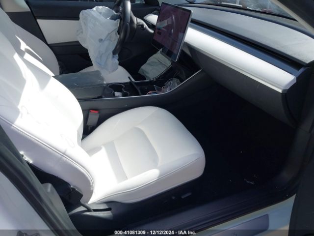 Photo 4 VIN: 5YJ3E1EB4JF081781 - TESLA MODEL 3 