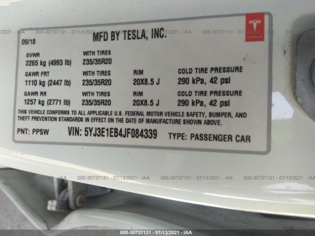 Photo 8 VIN: 5YJ3E1EB4JF084339 - TESLA MODEL 3 