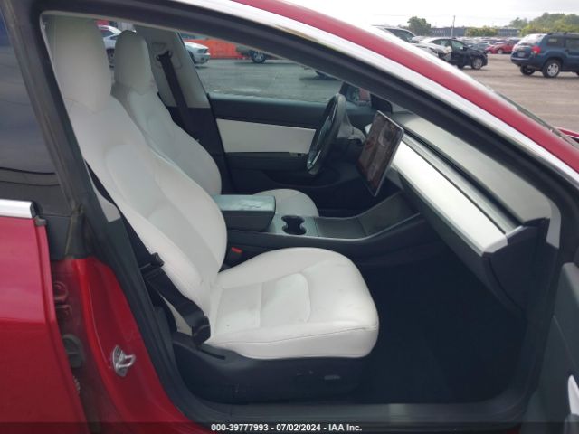 Photo 4 VIN: 5YJ3E1EB4JF085863 - TESLA MODEL 3 