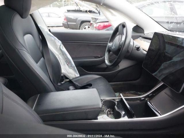 Photo 4 VIN: 5YJ3E1EB4JF128050 - TESLA MODEL 3 