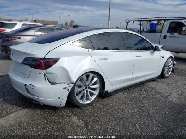 Photo 3 VIN: 5YJ3E1EB4JF182545 - TESLA MODEL 3 