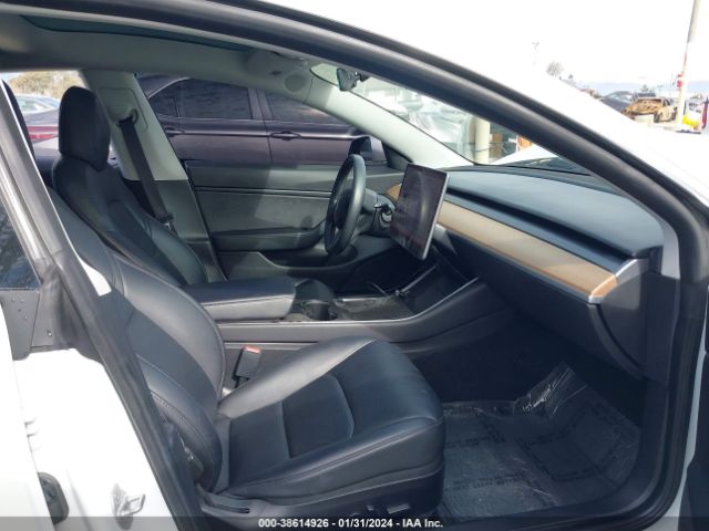 Photo 4 VIN: 5YJ3E1EB4JF182545 - TESLA MODEL 3 