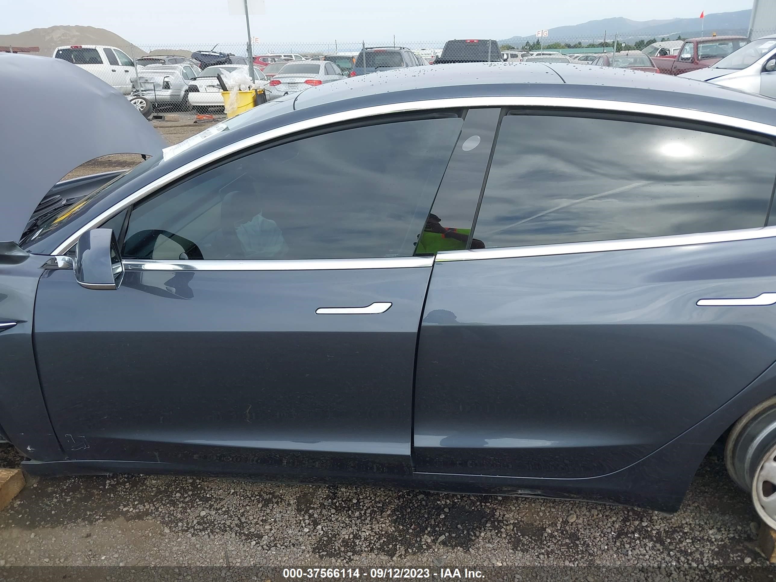 Photo 11 VIN: 5YJ3E1EB4KF209664 - TESLA MODEL 3 