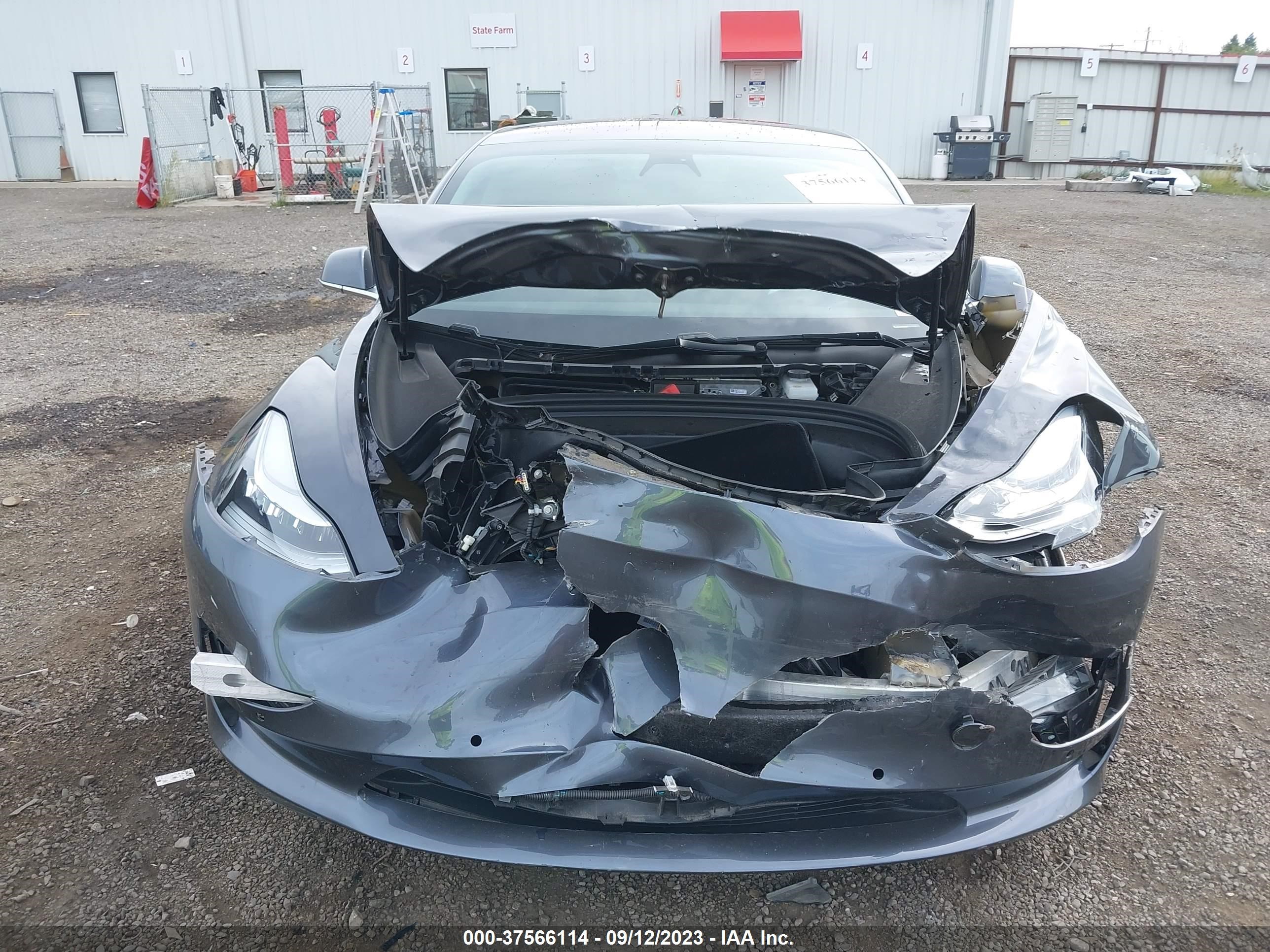 Photo 9 VIN: 5YJ3E1EB4KF209664 - TESLA MODEL 3 