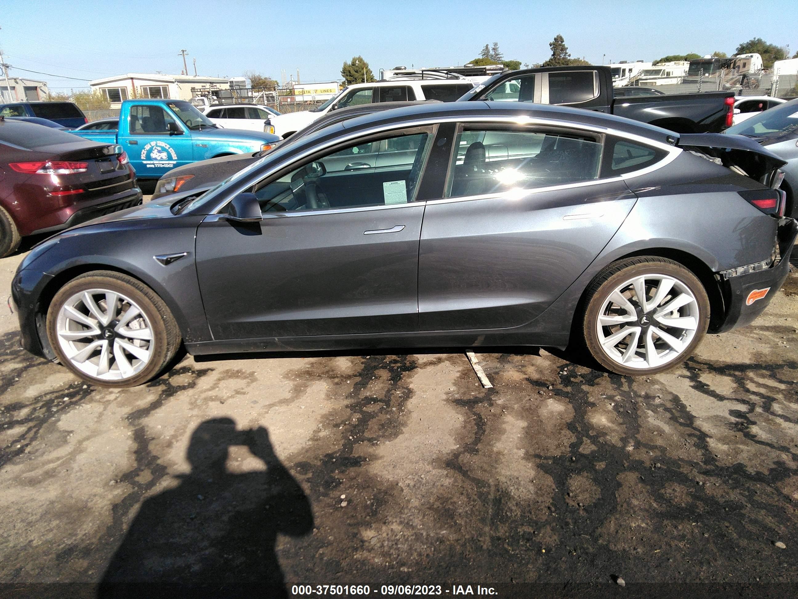 Photo 13 VIN: 5YJ3E1EB4KF517627 - TESLA MODEL 3 