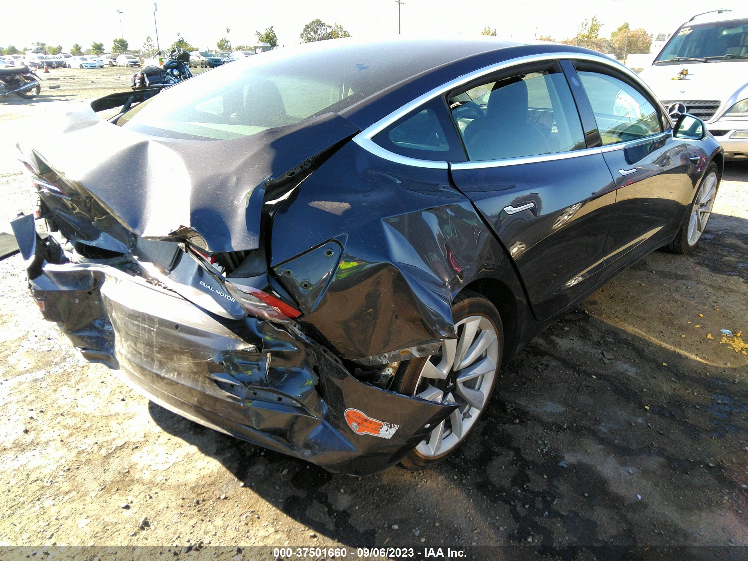 Photo 3 VIN: 5YJ3E1EB4KF517627 - TESLA MODEL 3 