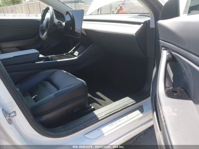 Photo 4 VIN: 5YJ3E1EB4LF638675 - TESLA MODEL 3 