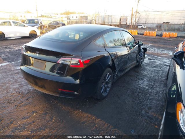 Photo 3 VIN: 5YJ3E1EB4MF044881 - TESLA MODEL 3 