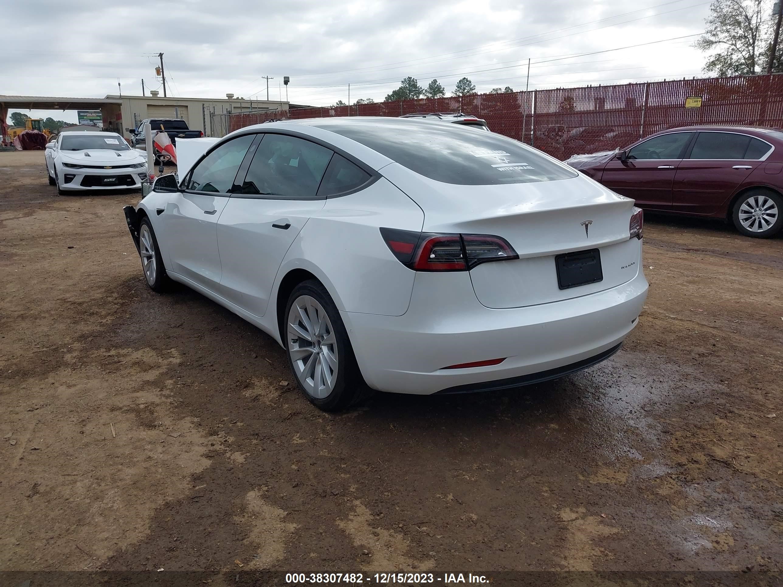 Photo 2 VIN: 5YJ3E1EB4NF126398 - TESLA MODEL 3 